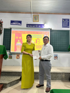 LỄ KẾT NẠP ĐẢNG VIÊN