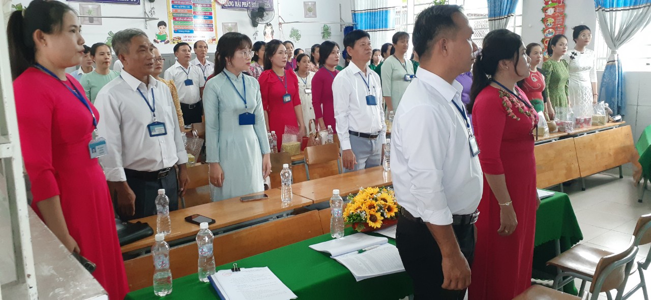 TRƯỜNG TIỂU HỌC HÒA LỢI TỔ CHỨC  HỘI NGHỊ CÁN BỘ VIÊN CHỨC NĂM HỌC 2023 - 2024